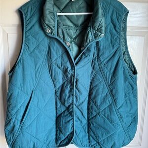 Women's Quilted Teal Vest